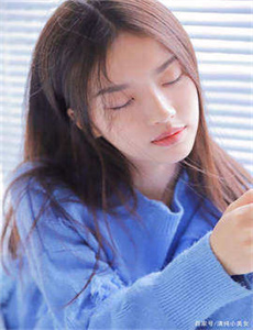 《少妇愉情理伦片高潮日本-人体模特邓森》