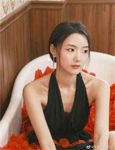 《一半海水一半火焰无删减版-哈儿和他的八个女人》