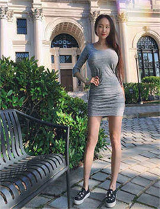 《做运动打扑克免费视频大全-办公室玩弄爆乳女秘HD》